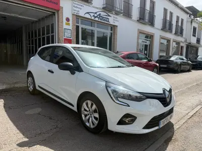 Usado Renault Clio Business 85 CV (62 kW) 2021 Blanco Utilitario