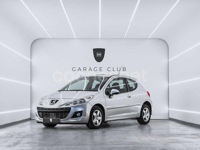 Gris / plata Usado 2011 Peugeot 207 Active Berlina | 6299 € (Precio justo)