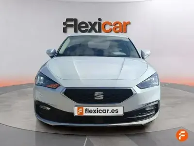 Begagnad Seat Leon Reference 115 HK (84 kW) 2021 Vit Kombi