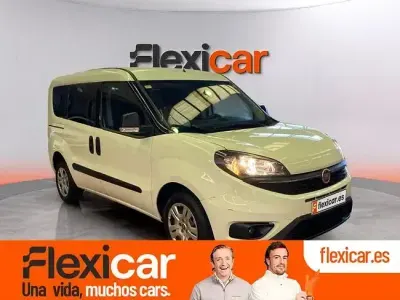 Usado Fiat Doblò Easy 95 CV (69 kW) 2022 Blanco Monovolumen