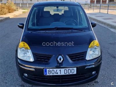 Usado Renault Modus Privilege 80 CV (58 kW) 2004 Negro Monovolumen