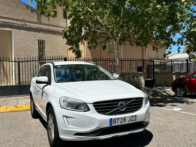 Usado Volvo XC60 Kinetic 150 CV (110 kW) 2017 Blanco SUV