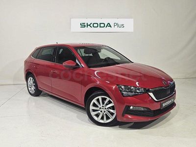 Usado Skoda Scala Style 110 CV (80 kW) 2022 Rojo Utilitario