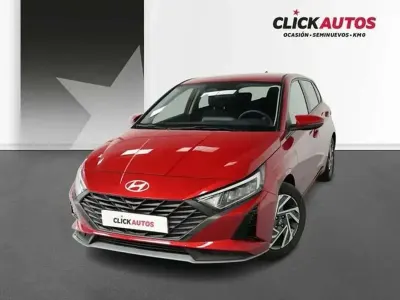 Usado Hyundai i20 80 CV (58 kW) 2025 Rojo Utilitario
