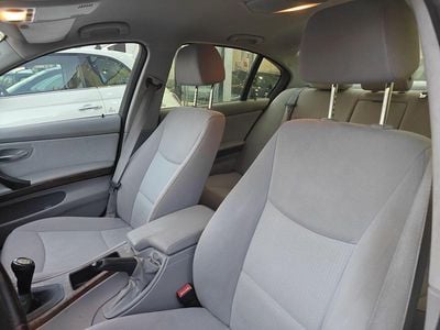 Azul Usado 2009 BMW 318 Berlina | 7995 € (Precio justo)