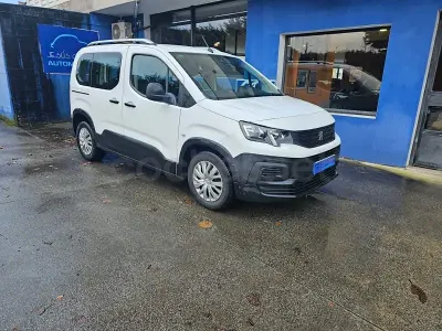 Usado Peugeot Rifter Active 100 CV (73 kW) 2019 Blanco Monovolumen