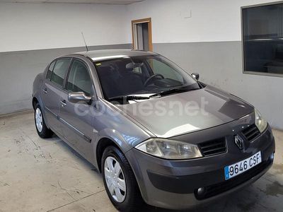 Verde Usado 2004 Renault Mégane II Authentique Berlina | 2700 € (Precio justo)