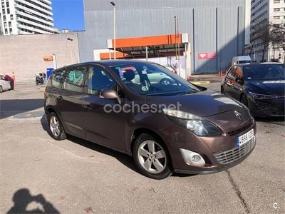 Marrón Usado 2010 Renault Scénic III Bose Edition Monovolumen | 5200 € (Precio justo)