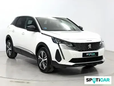Usado Peugeot 3008 Allure 136 CV (100 kW) 2024 Blanco SUV