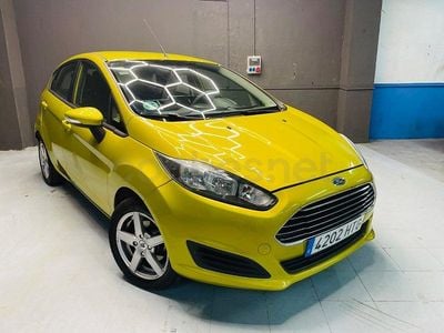 Usado Ford Fiesta Trend 100 CV (73 kW) 2014 Verde Utilitario