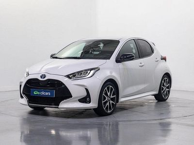 Usado Toyota Yaris Hybrid Style 75 CV (55 kW) 2022 Blanco