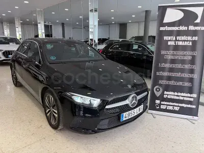 Usado Mercedes A180 116 CV (85 kW) 2022 Negro Berlina