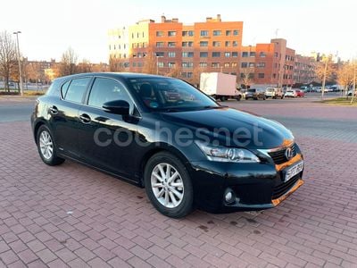 Lexus CT200h