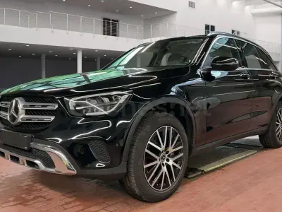 Usado Mercedes GLC300e 320 CV (235 kW) 2022 Negro SUV