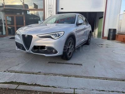 Usado Alfa Romeo Stelvio Sprint 190 CV (139 kW) 2022 Gris / plata SUV