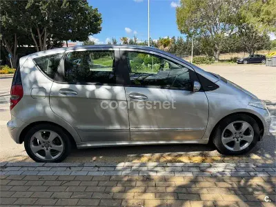 Usado Mercedes A180 Avantgarde 109 CV (80 kW) 2008 Gris / plata Monovolumen