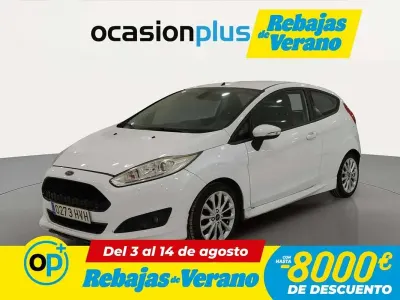 Usado Ford Fiesta Sport 125 CV (91 kW) 2014 Blanco Utilitario