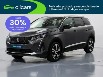 Usado Peugeot 5008 GT 130 CV (95 kW) 2023 Gris / plata SUV