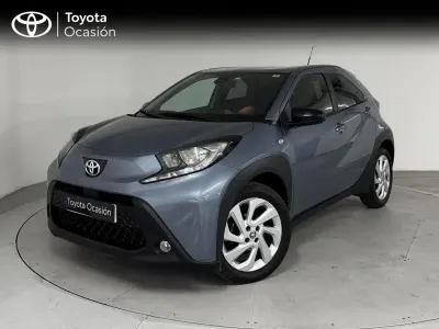Usado Toyota Aygo X Play 72 CV (52 kW) 2024 Gris celestite SUV