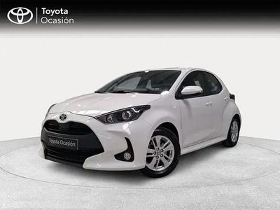 Usado Toyota Yaris Hybrid Business Edition 116 CV (85 kW) 2022 Blanco Berlina