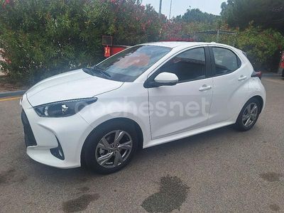 Blanco Usado 2024 Toyota Yaris Hybrid Active Berlina | 19.995 € (Precio justo)