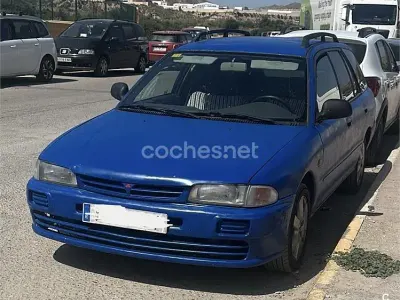 Usado Mitsubishi Carisma 100 CV (73 kW) 1999 Azul Berlina