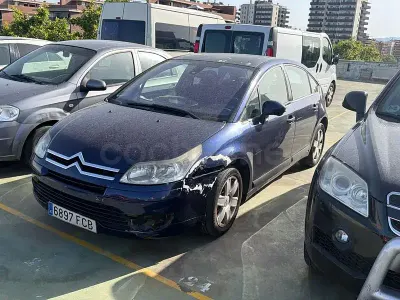 Usado Citroën C4 110 CV (80 kW) 2006 Azul Berlina