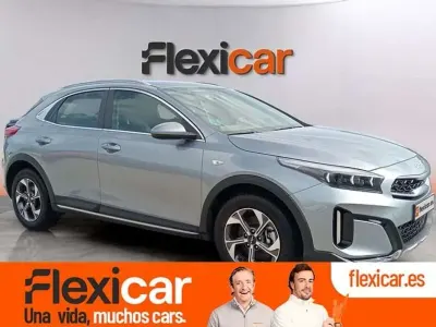 Usado Kia XCeed 136 CV (100 kW) 2024 Gris SUV