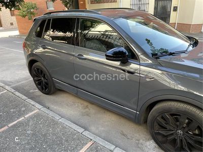 Usado VW Tiguan R-line 150 CV (110 kW) 2021 Gris / plata SUV