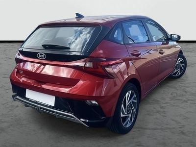 Usado Hyundai i20 100 CV (73 kW) 2025 Rojo dragón Utilitario