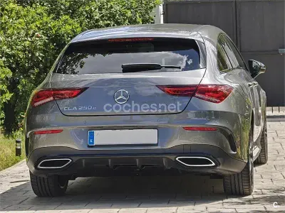 Usado Mercedes CLA250e Shooting Brake 218 CV (160 kW) 2022 Gris / plata Familiar