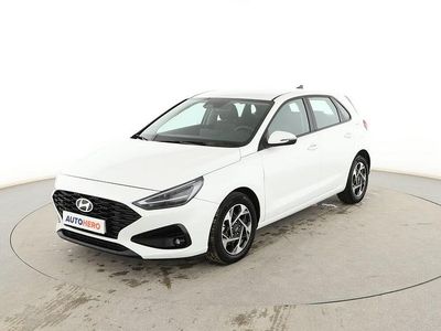 Usado Hyundai i30 120 CV (88 kW) 2025 Blanco Berlina