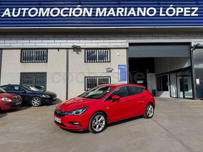 Usado Opel Astra Excellence 110 CV (80 kW) 2016 Rojo Berlina