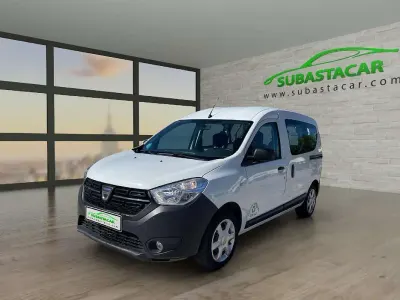 Usado Dacia Dokker Essentiel 109 CV (80 kW) 2021 Blanco Monovolumen