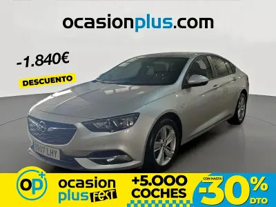 Usado Opel Insignia Selective 136 CV (100 kW) 2020 Gris Berlina