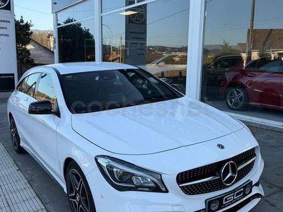 Usado Mercedes CLA220 Shooting Brake 170 CV (125 kW) 2018 Blanco Familiar