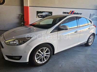 Usado Ford Focus 125 CV (91 kW) 2015 Blanco Berlina