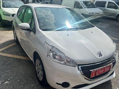Usado Peugeot 208 Active 68 CV (50 kW) 2012 Blanco Utilitario