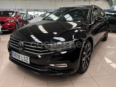 Negro Usado 2021 VW Passat Executive Familiar | 19.950 € (Un poco caro)