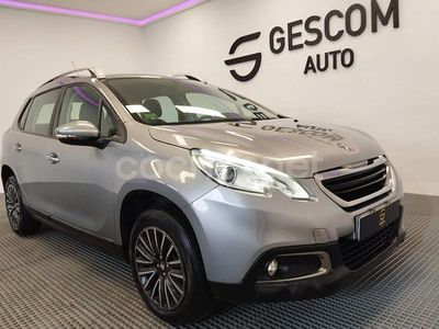 Usado Peugeot 2008 Allure 110 CV (80 kW) 2015 Gris / plata SUV