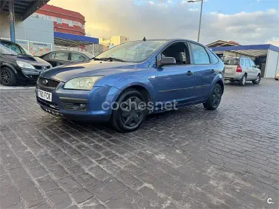 Usado Ford Focus Trend 100 CV (73 kW) 2006 Azul Berlina