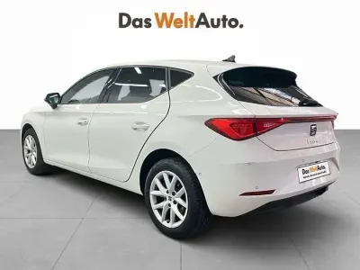 Usado Seat Leon Style 110 CV (80 kW) 2022 Blanco