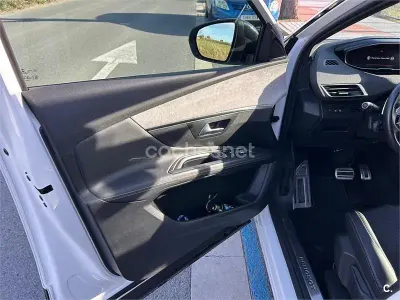 Usado Peugeot 3008 Allure 130 CV (95 kW) 2022 Blanco SUV