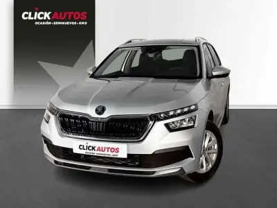 Usado Skoda Kamiq Ambition 95 CV (69 kW) 2024 Plateado SUV