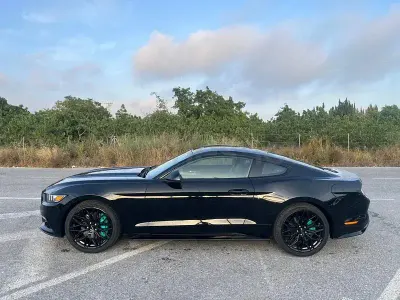 Usado Ford Mustang Fastback 310 CV (228 kW) 2016 Negro Coupe