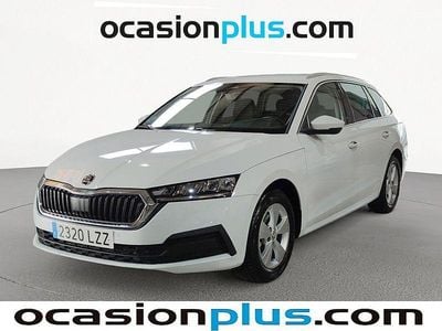 Usado Skoda Octavia Ambition 110 CV (80 kW) 2022 Blanco Familiar