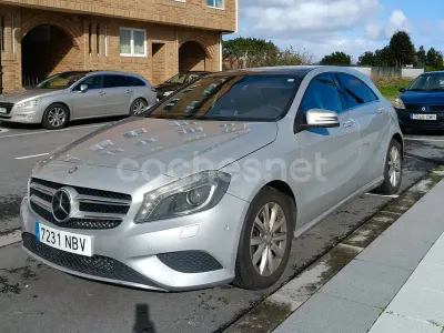 Usado Mercedes A200 Urban 136 CV (100 kW) 2014 Gris / plata Berlina