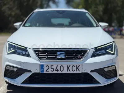 Usado Seat Leon FR 150 CV (110 kW) 2017 Blanco Familiar