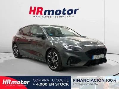 Usado Ford Focus ST-Line 125 CV (91 kW) 2020 Gris / plata Berlina