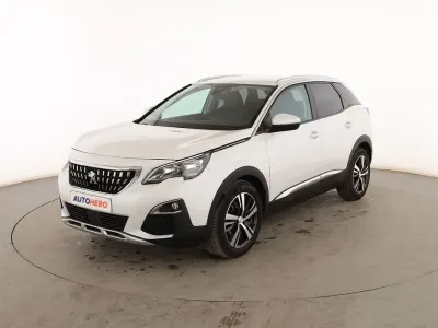 Usado Peugeot 3008 Allure 130 CV (95 kW) 2019 Blanco SUV